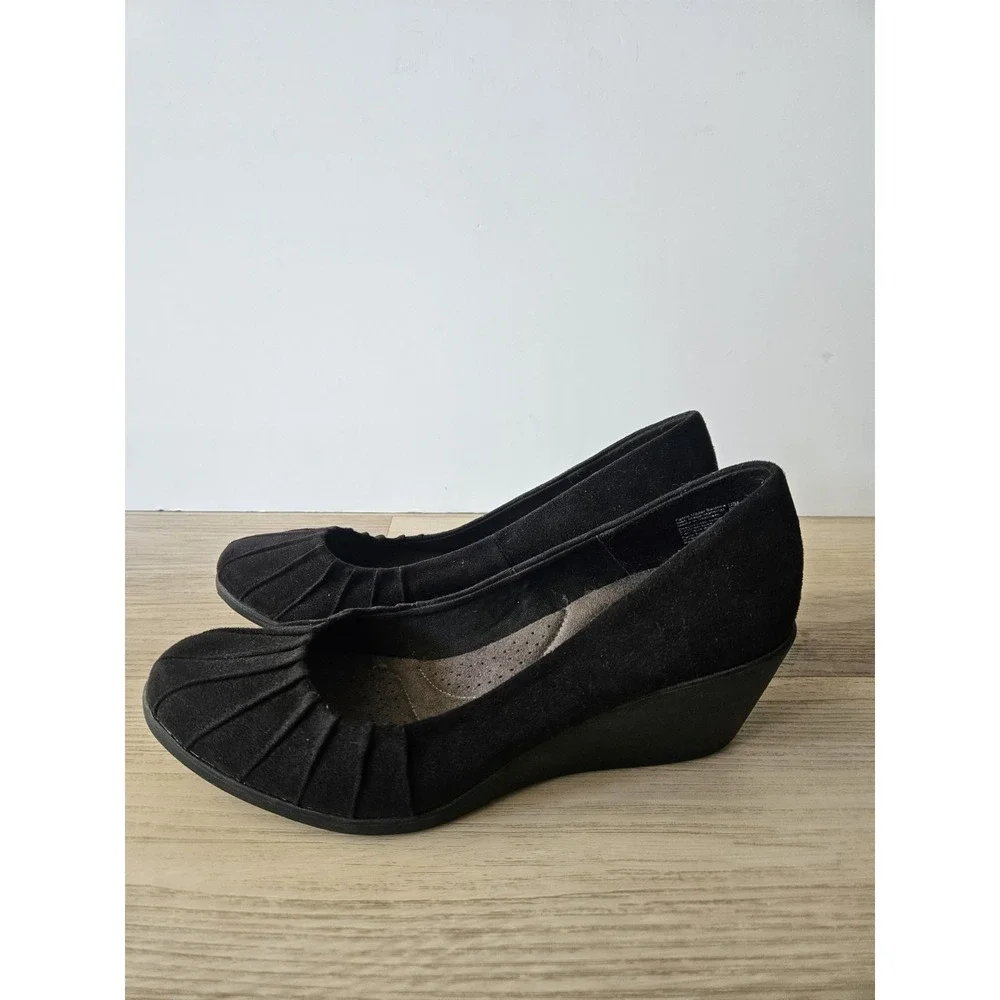 Dexflex Comfort Black Suede Wedge Heels Pleated Round Toe Shoes Size 10